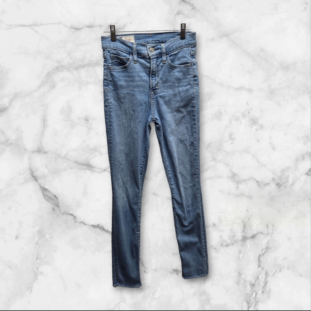 Gap Denim True Skinny High Rise Light Wash Womens Size 25 0R Raw‎ Hem Whiskering